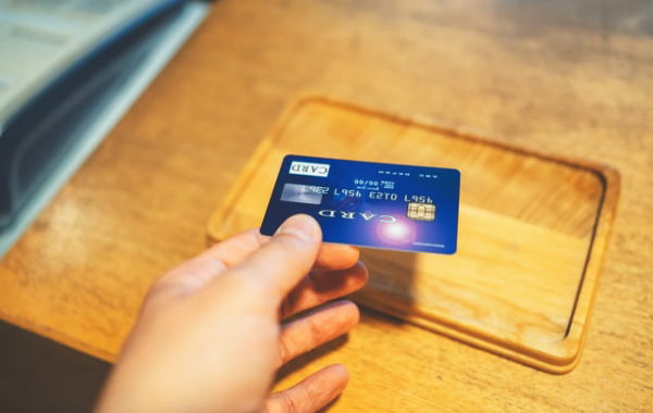 クレジットカードで支払いを延期する方法